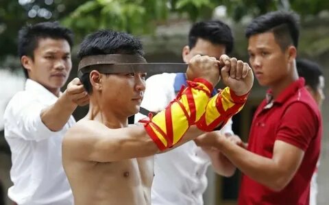 Tìm cách để bạn nam thoát ra khỏi căn phòng an toàn?